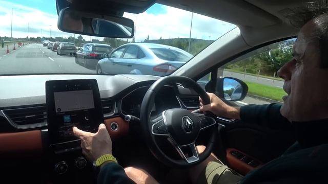 Peugeot versus Renault - the battle of the small SUVs смотреть онлайн