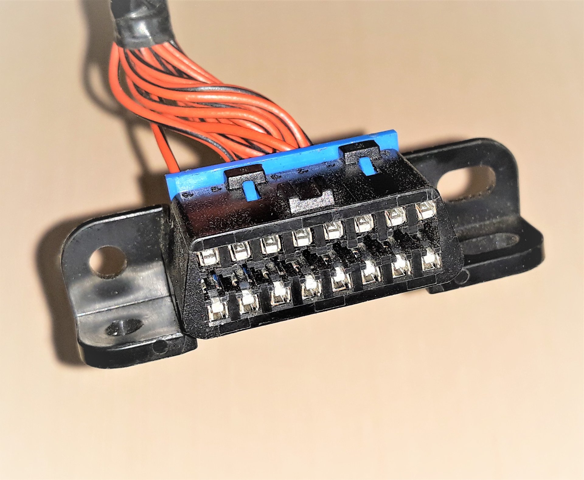 Как разобрать диагностический разъём OBD2 смотреть онлайн