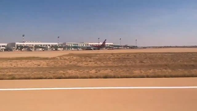 Взлет Боинг 737-800W. Аэропорт Джерба-Зарзис. смотреть онлайн