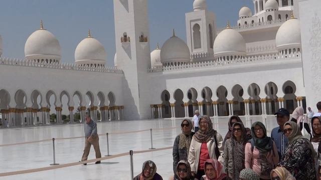 Мечеть шейха Зайда (Sheikh Zayed Grand Mosque) смотреть онлайн
