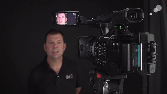At the Bench: Sony Z280 Camcorder смотреть онлайн