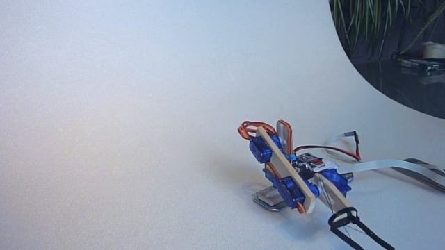 Micro Servo Robot movements смотреть онлайн
