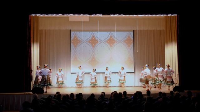 Вертуха, ансамбль народного танца «Капельки» смотреть онлайн