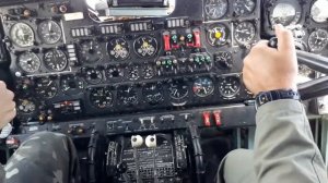 Ан-26 полет на одном двигателе.