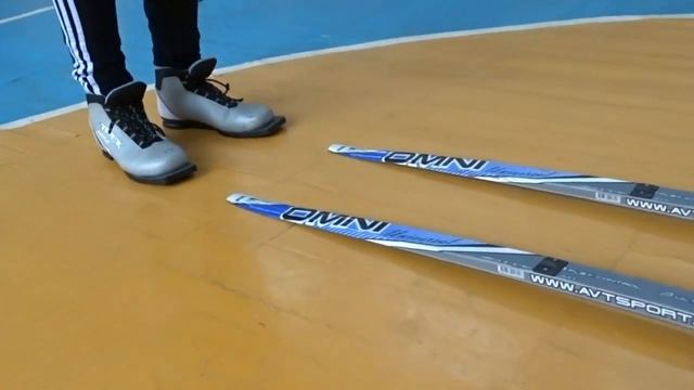 #лыжнаяподготовка Как пристегнуть ботинки к лыжам. В описании ссылка на новое видео. смотреть онлайн