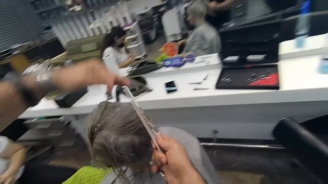 HOW TO MAKE A PIXIE SHORT LAYER HAIR CUT? SHORT HAIR CUTTING TECHNIQUES смотреть онлайн