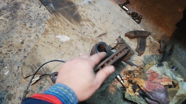 Ремонт Citroën C4. Замена шаровой опоры. смотреть онлайн