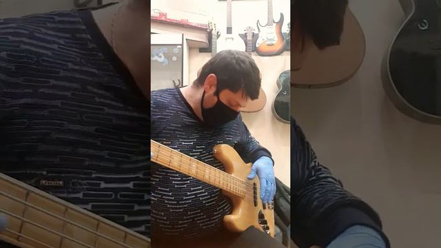 Бас гитара Greco Electric Bass смотреть онлайн