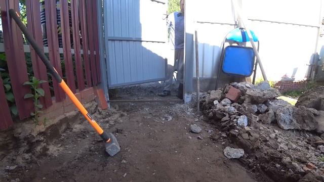 НЕПЬЮЩИЙ МУЖ ВКАЛЫВАЕТ С УТРА ДО НОЧИ В ДЕРЕВНЕ. ПОСТРОИЛ ДОРОГУ К ДОМУ смотреть онлайн