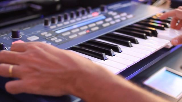 NOVATION ULTRANOVA By TIAGO MALLEN - (FACTORY SOUNDS) -  SEM EDIÇÃO DE TIMBRES  -  #novation