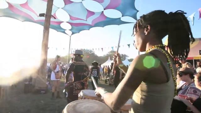 Happy Africa Art: Sunset drumming circle with Gabriel Otu смотреть онлайн