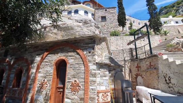 Άγιον Όρος: Κατουνάκια, Σκήτη Αγίας Άννας, Έπεσε τεράστιο βράχος / Катунакия Святая Гора Афон смотреть онлайн
