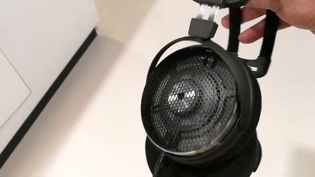 Audio Technica ATH-ADX5000 headphones смотреть онлайн