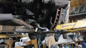 Toyota Prius  Замена переднего рычага Toyota Prius  Change Front Arm