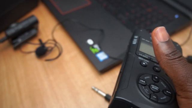 Tascam DR-40X Tutorial for videos | Using with an External 3.5mm Mic смотреть онлайн
