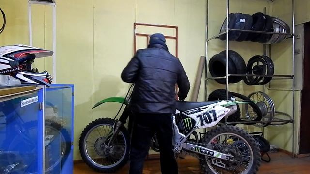 Подаренный коммутатор и плохо заводящийся Кавасраки смотреть онлайн