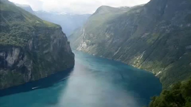 Очень красивый голос. Коран смотреть онлайн