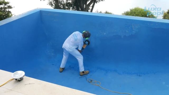 Paint Your Pool With LUXAPOOL Epoxy - How To Abrade A Pool Surface Which Has Been Previously Painte
