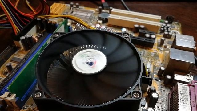 Материнская плата Pegatron IPI43-TTM + Процессор Intel Core 2 Quad Q8400 2.66GHz смотреть онлайн