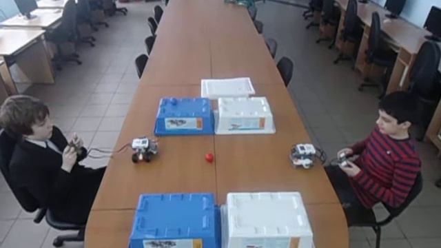 Робототехники-новички: Иван (6 класс), Данил, Алексей (2 класс). Хоккеисты. 3. смотреть онлайн