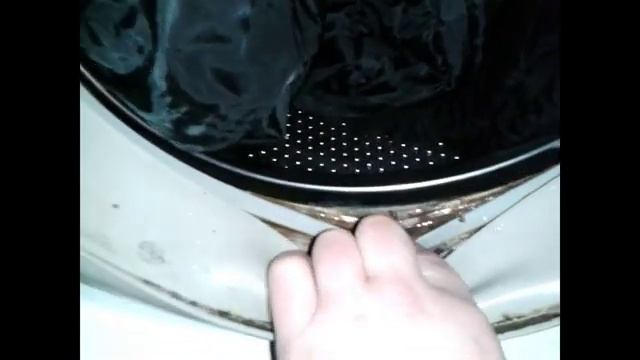 БЕЛЬЁ ПОСЛЕ СТИРКИ НЕПРИЯТНО ПАХНЕТ ПРИЧИНА ВОТ В ЧЁМ!!! смотреть онлайн