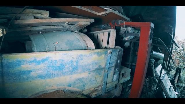 REAL BARN FIND (ABANDONED VINTAGE CLASSIC 1920S AUSTIN CAR)