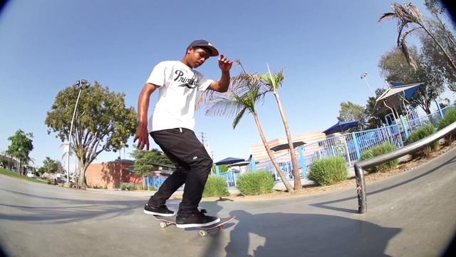 LAMONT HOLT - KICK FLIP BACK TAIL - TRICK TIP смотреть онлайн