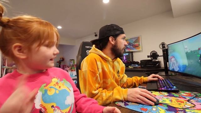 LAVA PRiSON ESCAPE!! Adley App Review of Roblox game with Dad! pirate ship and cops obby Challenge смотреть онлайн