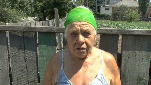 помощь жителей Италии слепой пожилой женщине смотреть онлайн