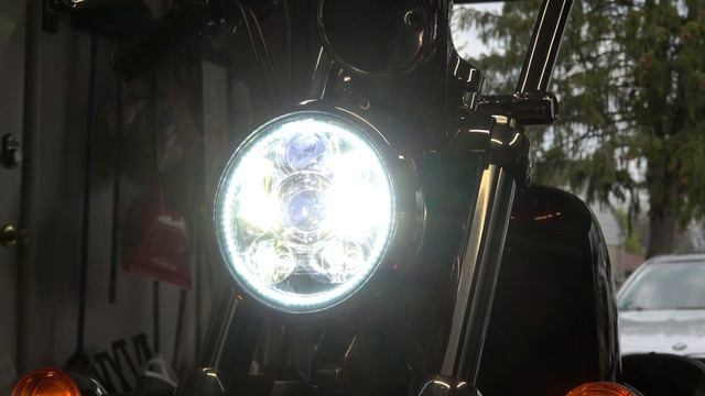 Installing a Wisamic 5-3/4 5.75 inch LED Headlight on my 2012 Sportster 72. Thought it would be eas смотреть онлайн