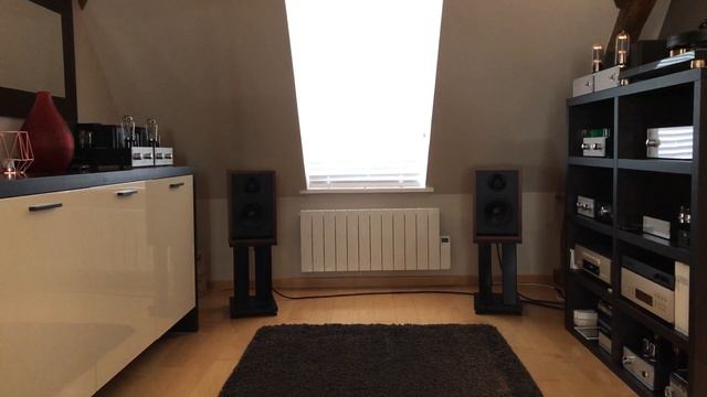 Halgorythme 211 et M-monitors M1 смотреть онлайн
