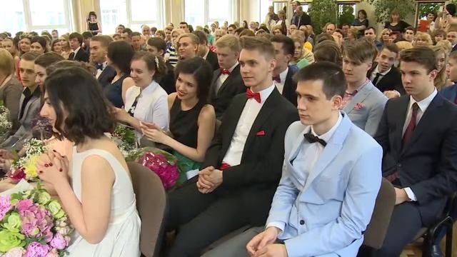 Вручение аттестатов в гимназия №73 смотреть онлайн