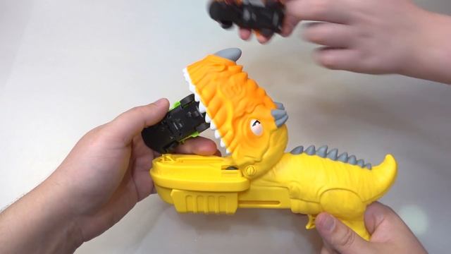 Машинки Динозавры Speedy Dinos! скоростные динозавры с пускалкой смотреть онлайн
