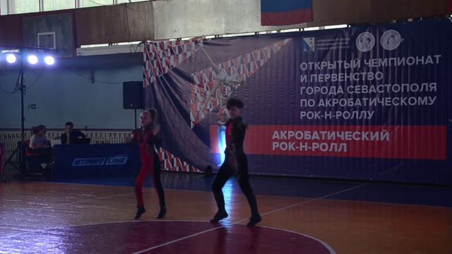 Яковенко Денис - Кузнецова Диана ( 3 Мая 2018 Первенство Севастополя, Акробатический Рок-н-ролл ) смотреть онлайн