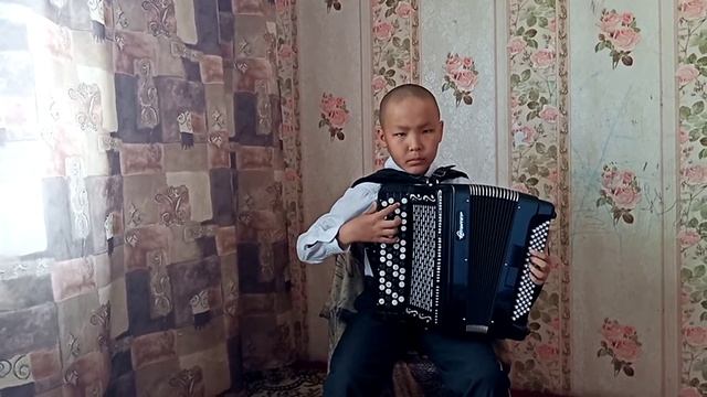 1)Ф.В.Марпург Аллегретто; 2)Ю.Гаврилов "Скорый поезд" исполняет Иондан Айдемир 12лет смотреть онлайн