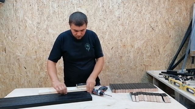 СКРЫТАЯ ВЕШАЛКА В РЕЕЧНОЙ СТЕНЕ смотреть онлайн