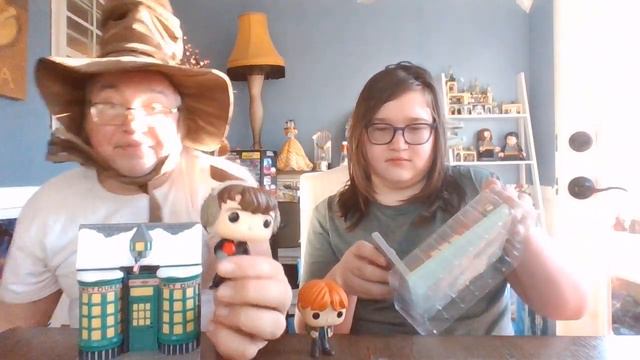 Funko Pop Ron Weasley with Quality Quidditch Supplies and Nevile Longbottom with Honeyduke Review! смотреть онлайн