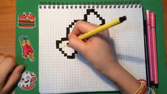 Рисуем по клеточкам/ Конфетка по клеточкам / Картинки по пикселям 0+ смотреть онлайн