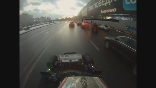 На квадроциклах по городу смотреть онлайн