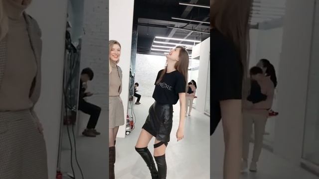 Anastasia秦妃她說我是來拍的，為什麼這麼聰明，哈哈