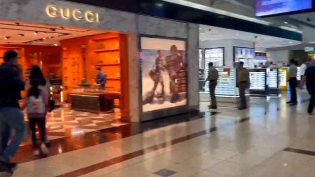 Dubai International Airport Terminal 3 | Walk Through At Dubai Airport смотреть онлайн