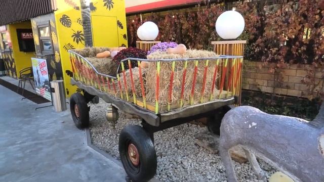 Чудо-Ослик! Парк развлечений на ферме Ишачок The Miracle Donkey! Amusement park on the farm Ishacho смотреть онлайн