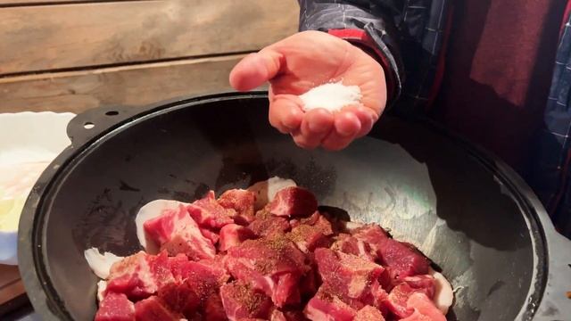 ХАКАС и РУССКИЙ готовят АРМЯНСКОЕ БЛЮДО - ХАШЛАМА! смотреть онлайн