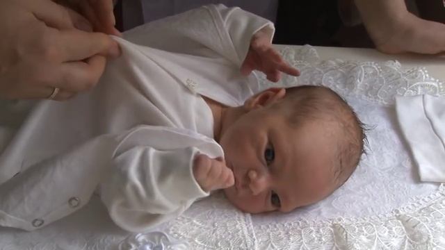 Пеленание (одевание) перед выпиской из роддома?Instagram @our.kid https://www.instagram.com/our.kid смотреть онлайн