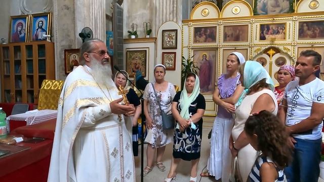 Беседа архим.Амвросия с прихожанами после молебна в праздник апостолов Петра и Павла, 12.07.2022 смотреть онлайн