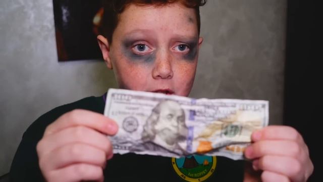 БОГАТЫЙ vs БЕДНЫЙ ШКОЛЬНИК! смотреть онлайн