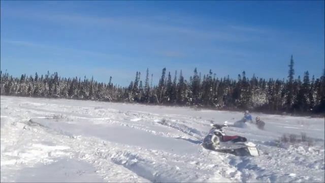 Snowmobile Ski-Doo Tundra II Fun In Deep Powder Snow!