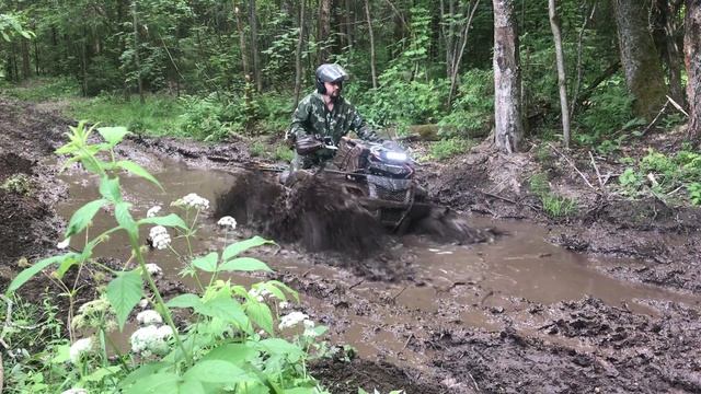 Suzuki Kingquad 750 - Месим грязь! смотреть онлайн