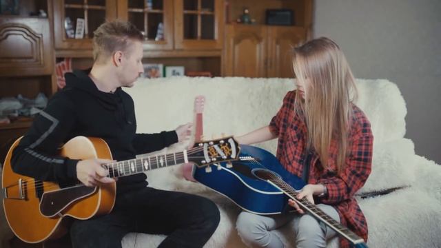 Дорогая ГИТАРА 180 000 VS дешевая ГИТАРА 3000 смотреть онлайн