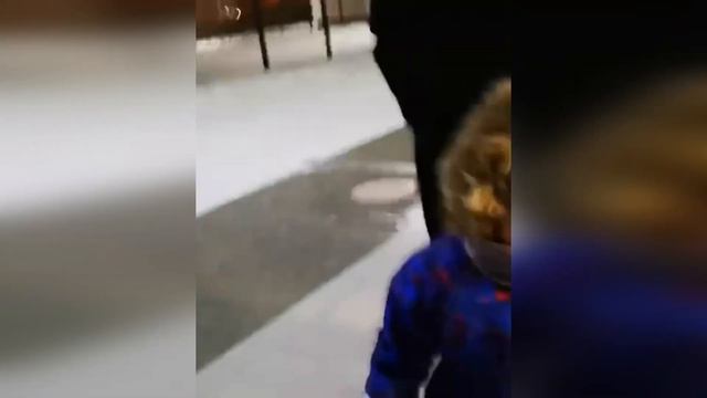 В Хабаровске охранник детсада заставил ребенка ждать на морозе в 37 смотреть онлайн